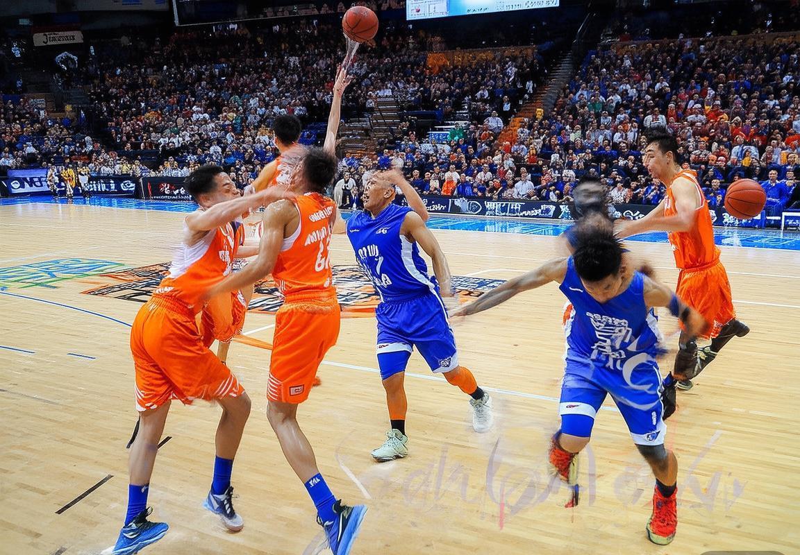 2016年CBA季后赛：广东深圳巅峰对决经典回顾(图1)