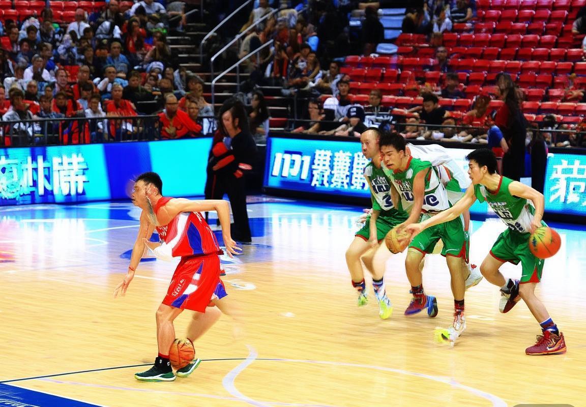 2016年CBA季后赛：广东深圳巅峰对决经典回顾(图2)